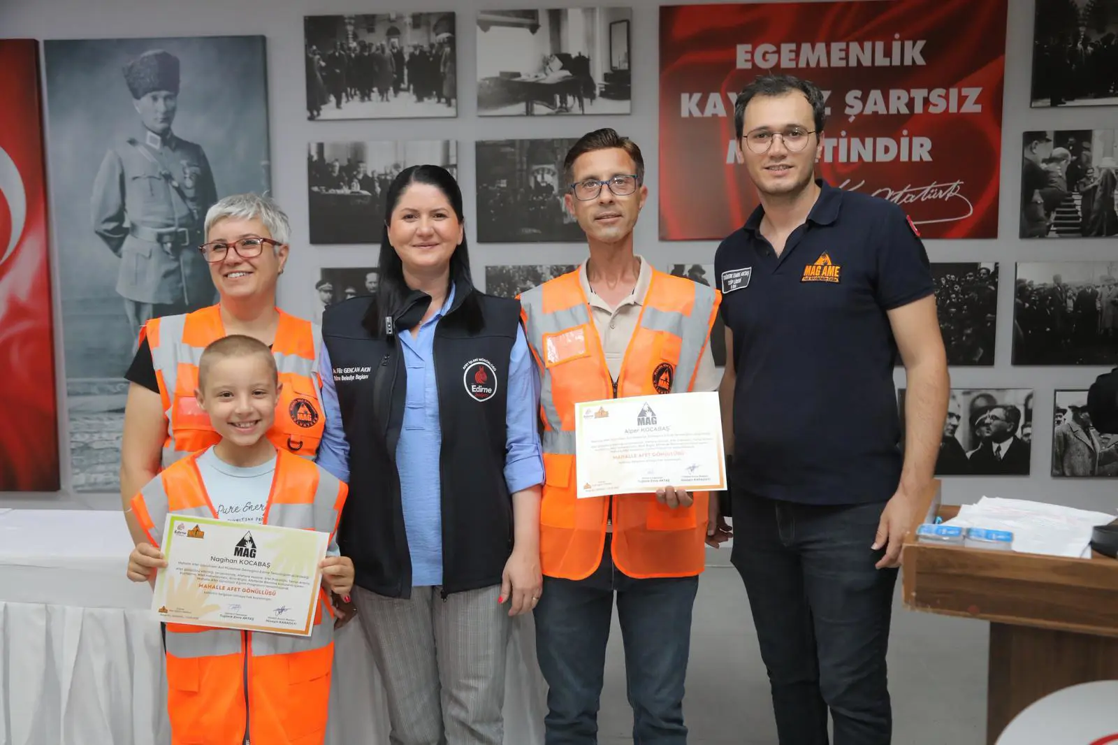 EDİRNE BELEDİYESİ’NDEN 17 AĞUSTOS MARMARA DEPREMİ’NİN 26. YILINDA ANMA PROGRAMI galeri görseli